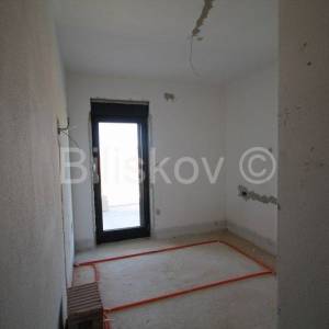 Stivašnica, objekt u izgradnji sa 3 apartmana, prodaja