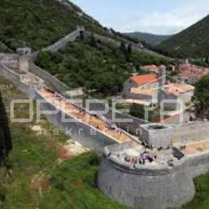 Ston – Građevinsko zemljište s pogledom na povijest