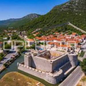 Ston – Građevinsko zemljište s pogledom na povijest