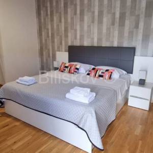 Strožanac najam do sezone 2 sobe parking