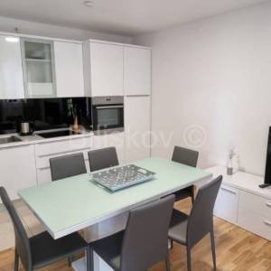 Strožanac najam do sezone 2 sobe parking