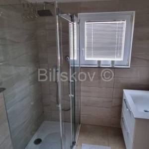 Strožanac najam do sezone 2 sobe parking