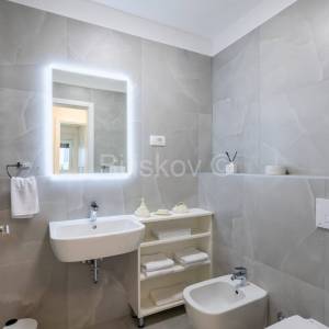 Strožanac najam luksuzan stan vrt parking