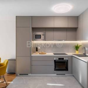 Strožanac najam luksuzan stan vrt parking