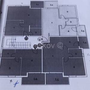 Supetar, Brač, jednosoban stan s parkingom i garažom