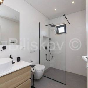 Supetar, otok Brač - luksuzna vila s grijanim bazenom