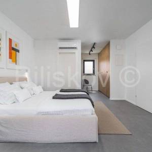 Supetar, otok Brač - luksuzna vila s grijanim bazenom