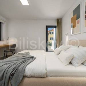 Supetar, otok Brač - luksuzna vila s grijanim bazenom