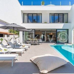 Supetar, otok Brač - luksuzna vila s grijanim bazenom