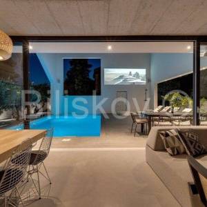 Supetar, otok Brač - luksuzna vila s grijanim bazenom