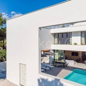 Supetar, otok Brač - luksuzna vila s grijanim bazenom