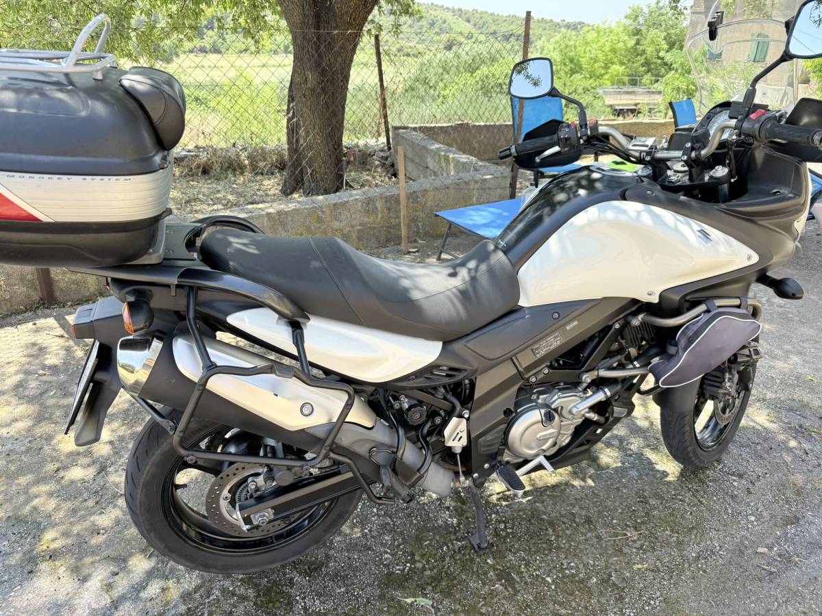 Suzuki v strom 650