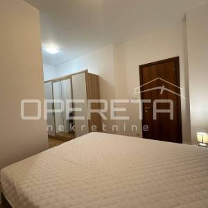 Svijetao trosoban stan s lođom i parkingom, Dragovode