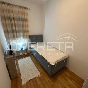 Svijetao trosoban stan s lođom i parkingom, Dragovode