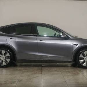 Tesla Model Y LONG RANGE DUAL MOTOR