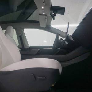 Tesla Model Y LONG RANGE DUAL MOTOR