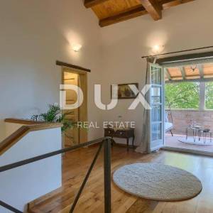 TINJAN - predivna kamena vila sa bazenom