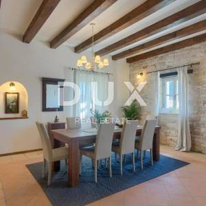 TINJAN - predivna kamena vila sa bazenom