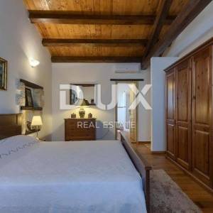 TINJAN - predivna kamena vila sa bazenom