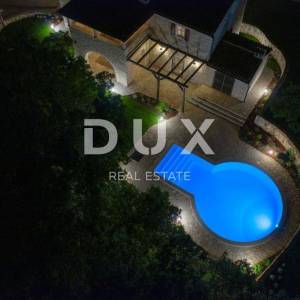 TINJAN - predivna kamena vila sa bazenom