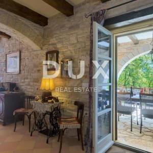 TINJAN - predivna kamena vila sa bazenom