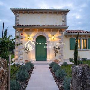 Tinjan,Istra,luksuzna villa s bazenom 150m2 i okućnicom 621m2