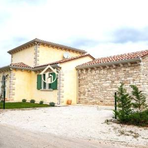 Tinjan,Istra,luksuzna villa s bazenom 150m2 i okućnicom 621m2
