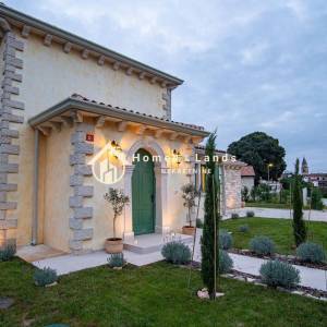 Tinjan,Istra,luksuzna villa s bazenom 150m2 i okućnicom 621m2