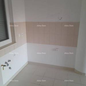 Top lokacija! Prodaja stana s garažnim parkirnim mjestom u neposrednoj blizini centra grada, Pula!