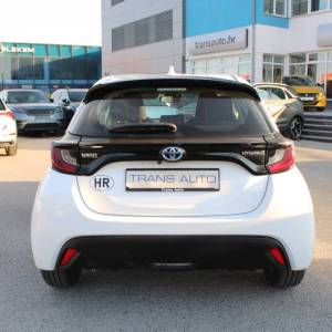 Toyota Yaris 1.5 Hybrid AUTOMATIK *NAVIGACIJA, KAMERA*