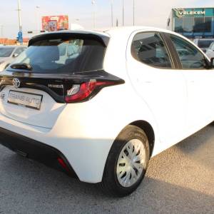 Toyota Yaris 1.5 Hybrid AUTOMATIK *NAVIGACIJA, KAMERA*