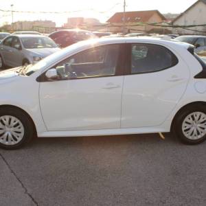 Toyota Yaris 1.5 Hybrid AUTOMATIK *NAVIGACIJA, KAMERA*