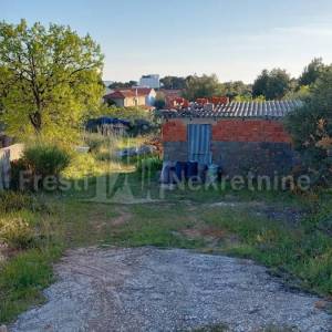 TRIBUNJ-ATRAKTIVNO GRAĐEVINSKO ZEM. 553m2- TOP LOKACIJA!