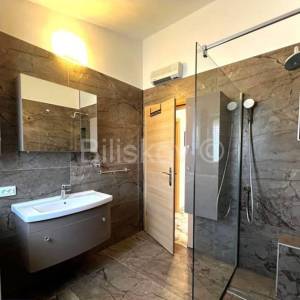 Trogir, Čiovo, luksuzni stan s otvorenim pogledom, prodaja