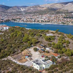 Trogir, Čiovo, restoran - konoba na parceli 8272 m2