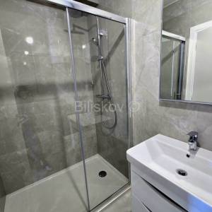 Trogir, Čiovo, trosobni stan s krovnom terasom, prodaja