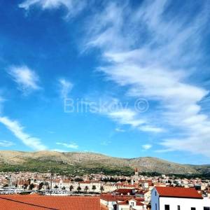 Trogir, dvojna kuća u blizini centra grada, prodaja