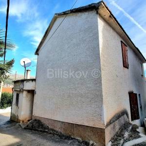 Trogir, dvojna kuća u blizini centra grada, prodaja