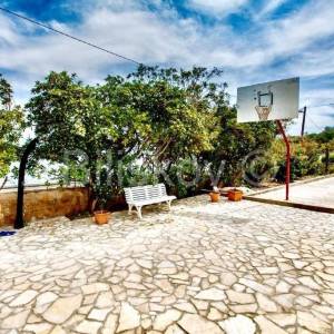 Trogir, obiteljska kuća prvi red do mora