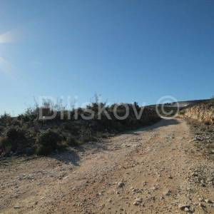 Trogir, Plano, zemljište 7.365 m2 gospodarske namjene.