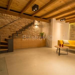 Trogir,kamena kuća u nizu.