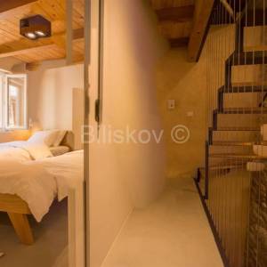 Trogir,kamena kuća u nizu.