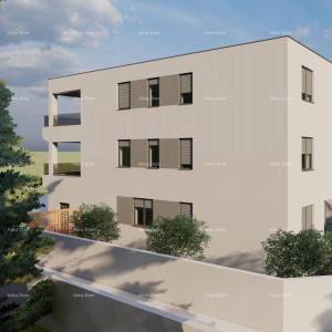 Trososoban stan na 1. katu novogradnji u blizini mora. Blizina hotela Belvedere.