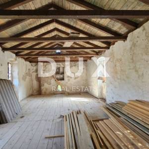 UGLJAN, LUKORAN - Kamena kuća za adaptaciju