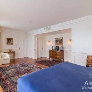 Umag Crveni Vrh. Alberi. Jedinstvena luksuzna nekretnina na samo obali mora. Pogled na Piran.