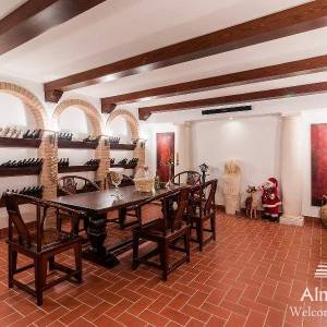 Umag Crveni Vrh. Alberi. Jedinstvena luksuzna nekretnina na samo obali mora. Pogled na Piran.