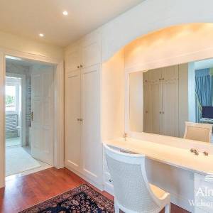 Umag Crveni Vrh. Alberi. Jedinstvena luksuzna nekretnina na samo obali mora. Pogled na Piran.