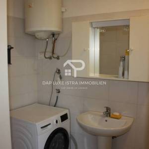 Umag i okolica Stan 44m2 na 400m od mora - potpuno opremljen