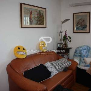 Umag Obiteljska kuća 280m2 s 4 stana i okućnicom