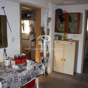 Umag Obiteljska kuća 280m2 s 4 stana i okućnicom